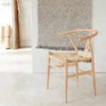 Chaise en bois massif et assise tiss�e