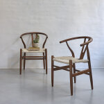 Lot de 2 chaises en mindi massif finition noyer et assise tiss�e