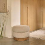 Pouf en teck massif et tissu bouclette 55 cm