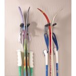 Mottez - crochet porte skis et b�tons - f205g
