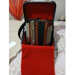 Accordéon chromatique piermaria l 318 musette, 3 voix, 4 rang main droite, 6 rang main gauche 120 basses, ... Accordéon chromatique piermaria l 318 musette, 3 voix, 4 rang main droite, 6 rang main gauche 120 basses, ...