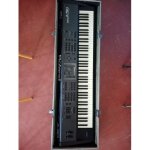 Vends clavier ma�tre roland a90 avec son flight case