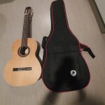 Guitar classique student 4 / 4 et sa housse Guitar classique student 4 / 4 et sa housse