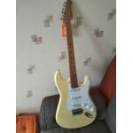 Vends guitare electrique harley benton st 62 mn vw corps en tilleul manche en erable canadien caramlise ...