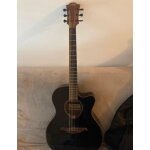 Guitare electro - accoustique de la marque lag