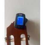 Guitare yamaha cs 40 avec housse, support accordeur et repose pied