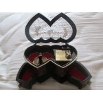 Jolie bo�te a bijoux musicale ancienne coeurs papillons mari�s