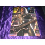 Kiss poster de kerrang! 4 pages avec geddy lee de rush en photo incrust�e + steve vai au verso & yngwie ...