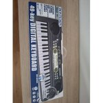 Petit piano musical avec micro