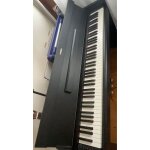 Un piano electrique en marque yamaha, meilleur mod�le pour la sensation a la touche.
