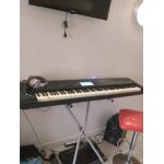 A vendre piano marque korg chrome.