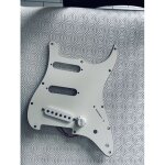 Pickguard fender stratocaster avec micro alnico