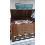 Poste de radio et platine Poste de radio et platine