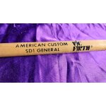 Pretty maids baguette de batterie de michael fast petersen attrape lors du concert de paris espace ornano ...