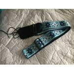 Sangle guitare fleurs bleue avec support mdiator