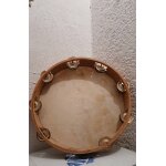 Tambourin a peau naturelle clair diamètre 30cm avec 24 cymbales et une prise en main cercle bois Tambourin a peau naturelle clair diamètre 30cm avec 24 cymbales et une prise en main cercle bois