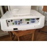 A vendre video projecteur mitsubishi fd630u tres bon �tat