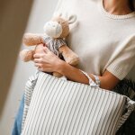 �ne en peluche botton rayures
