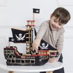 Bateau pirate du capitaine barberousse en bois fsc