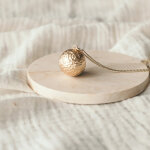 Bola de grossesse peau � peau cha�ne (or jaune 18 carats)