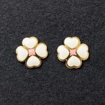 Boucles d'oreilles fleur rose �maill�e blanche (or jaune 375�)