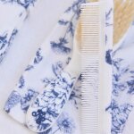 Brosse et peigne imprim� inspiration toile de jouy bleu