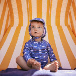 Casquette anti - uv prot�ge nuque dino (6 - 12 mois)
