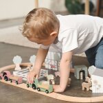 Circuit de train en bois ferme