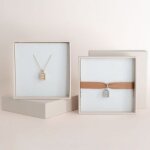 Coffret collier maman et bracelet papa (plaqué or - argent rhodié) Coffret collier maman et bracelet papa (plaqué or - argent rhodié)