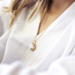 Collier enfant m�daille et �toile en nacre personnalisable (plaqu� or)