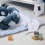 Coussin d�co cabane for�t enchant�e