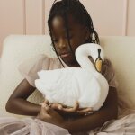Coussin enfant cygne (30 x 30 cm)