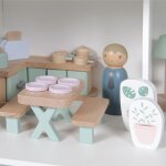 Cuisine et accessoires en bois pour maison de poup�es