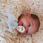 Doudou attache - sucette en gaze de coton elephant safari friends