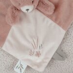 Doudou attache sucette ours lily