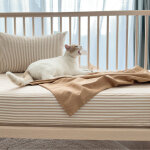 Drap housse percale de coton ray� ambre (60 x 120 cm)