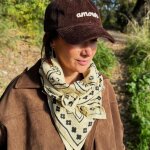 Grand foulard oscar bandana milk (100 x 100 cm)