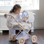 Landau pour poup�e nara