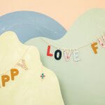 Lettre phosphorescente en tissu � suspendre e bleu