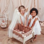 Lit � baldaquin pour poup�e avec couette et oreiller teresa