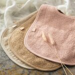 Lot de 3 bavoirs en �ponge wild rose - nougat - biscuit