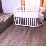 Parc b�b� lies white