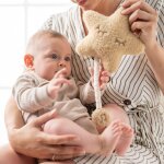 Peluche musicale etoile miel