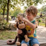 Peluche zazou le singe maman et b�b� chocolat (26 cm)