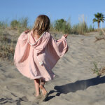 Poncho de bain lapin poudr� personnalisable (0 - 5 ans)