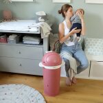 Poubelle � couches baleine rose fonc�