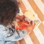 Poup�e mela et son couffin (21 cm)