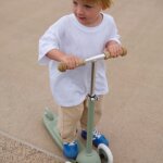 Trottinette eco olive avec panier pin & ride
