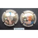 2 capsules de champagne g�n�rique . femme avec une coupe .