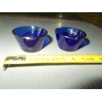 2 mini - verres a liqueur en verre teinté bleu 2 mini - verres a liqueur en verre teinté bleu